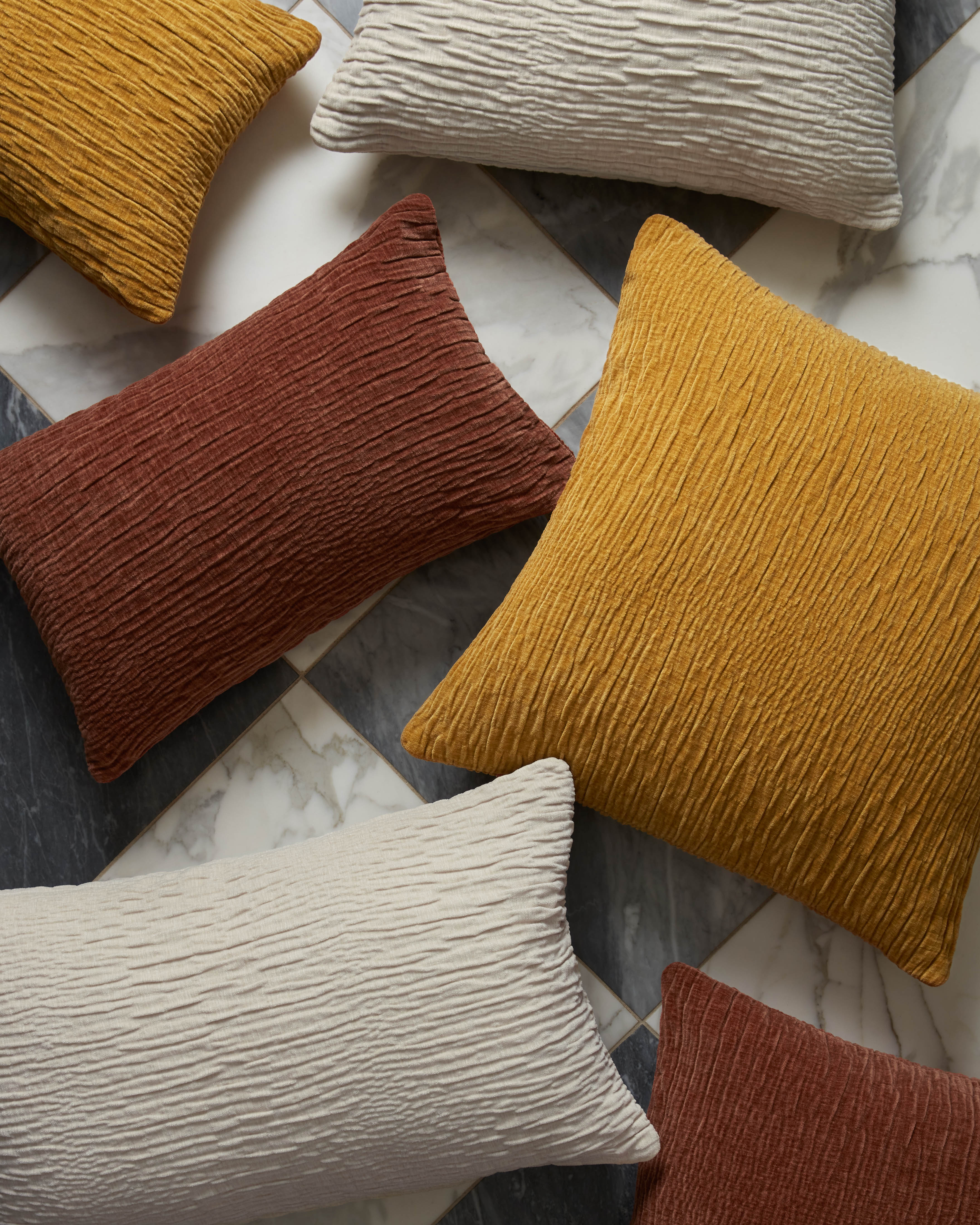 Loloi Pillow - Gold (PLL0097)
