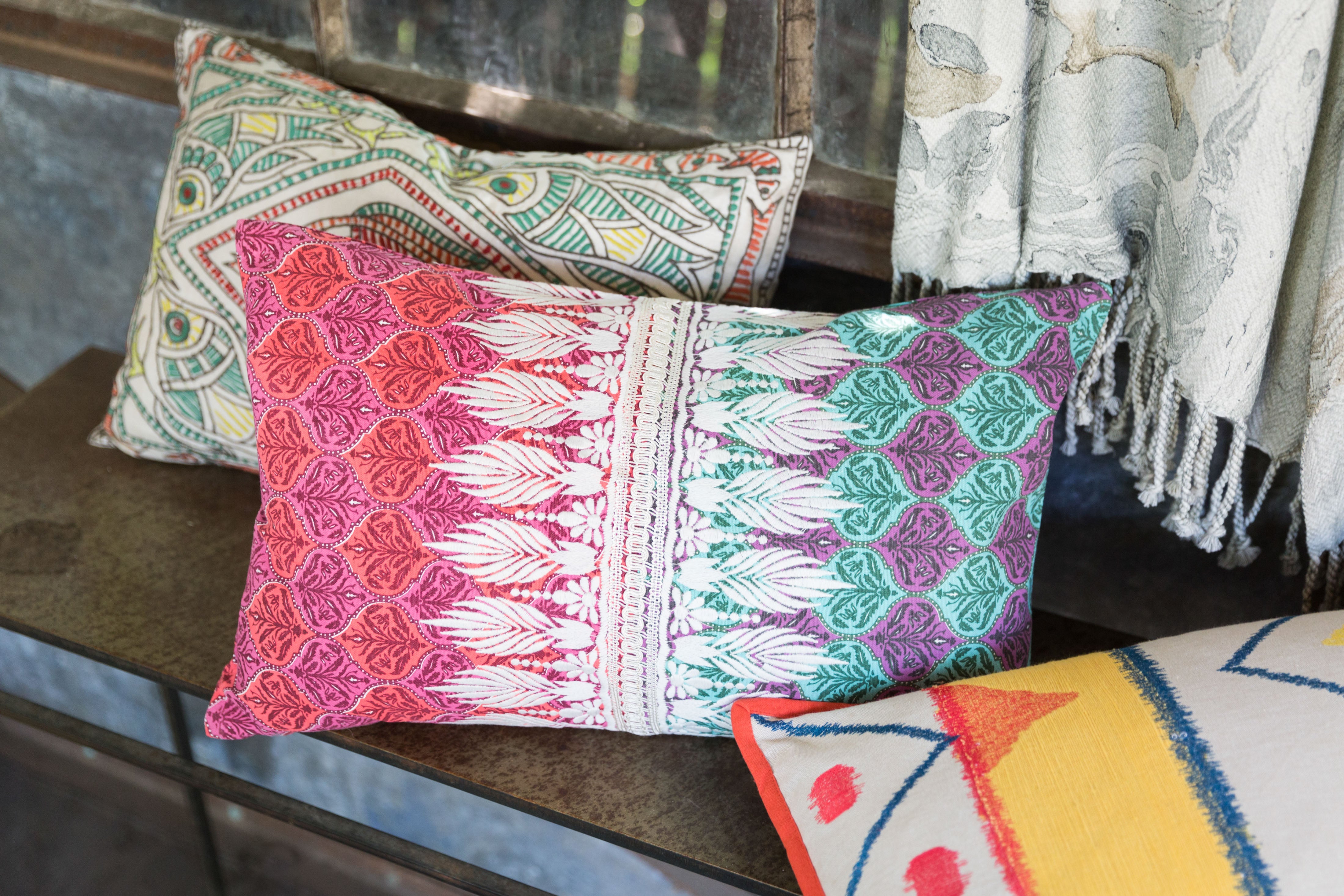 Loloi Pillow - Multi (P0314)