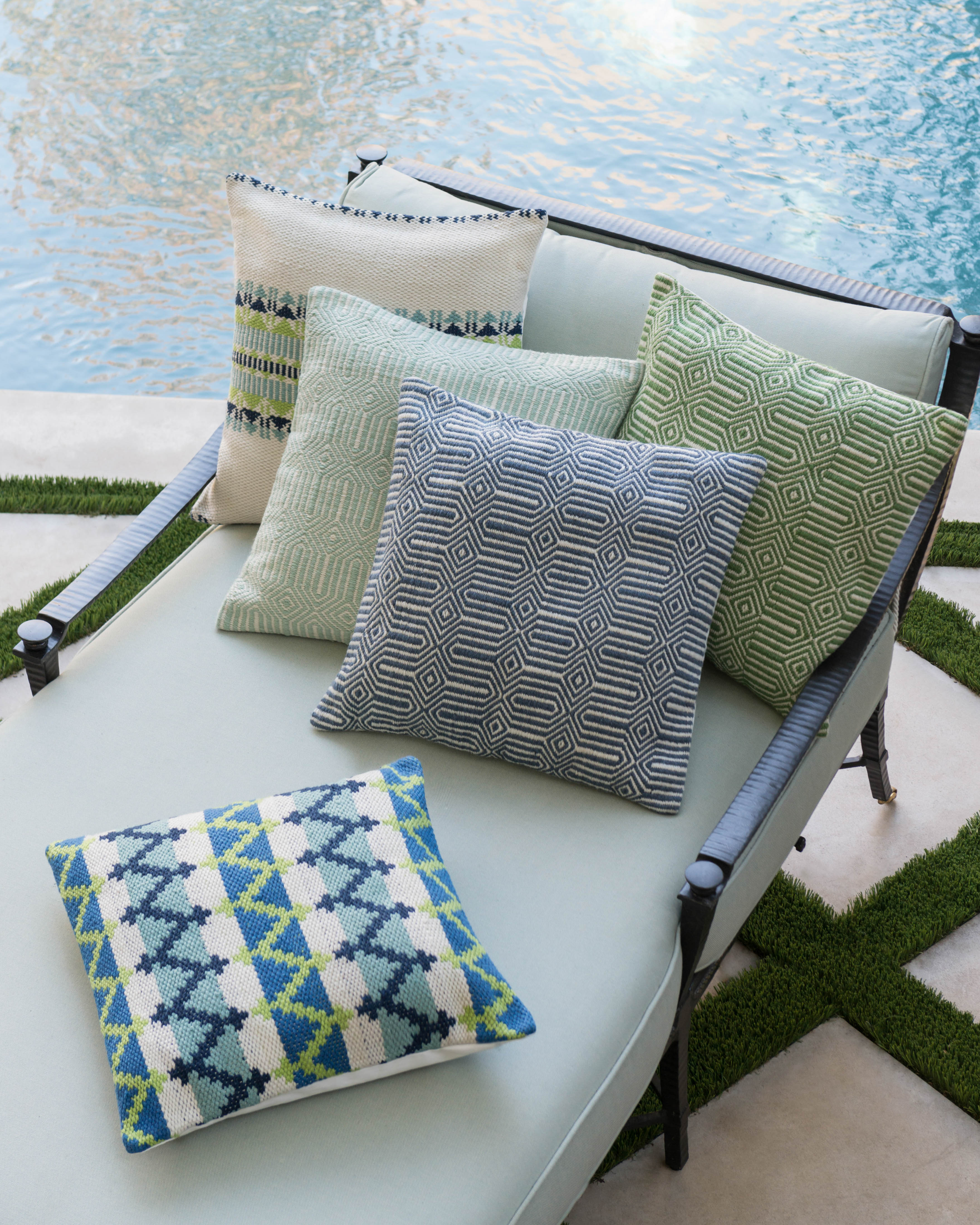 Loloi Pillow - Aqua / Ivory (P0339)