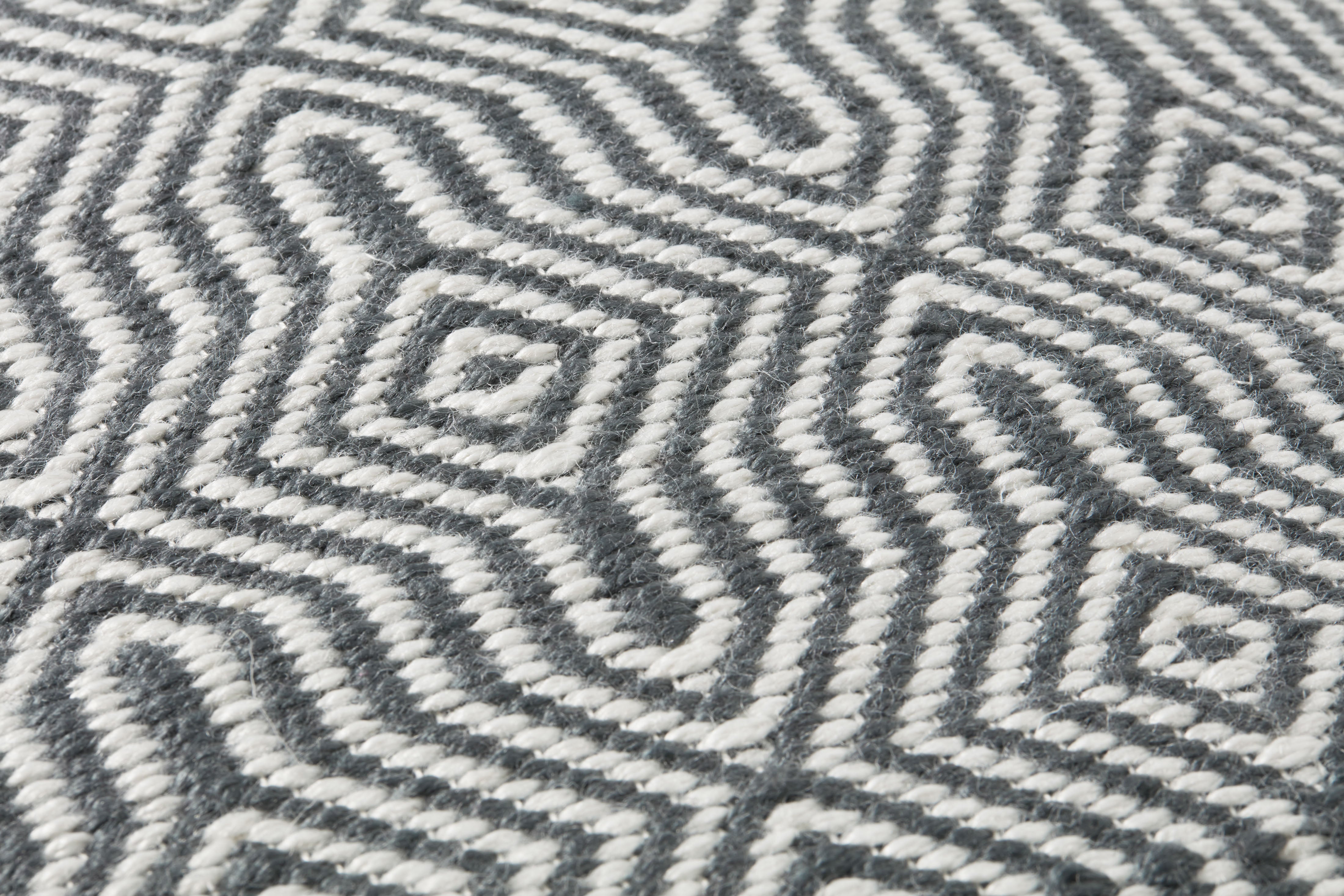 Loloi Pillow - Charcoal / White (P0339)