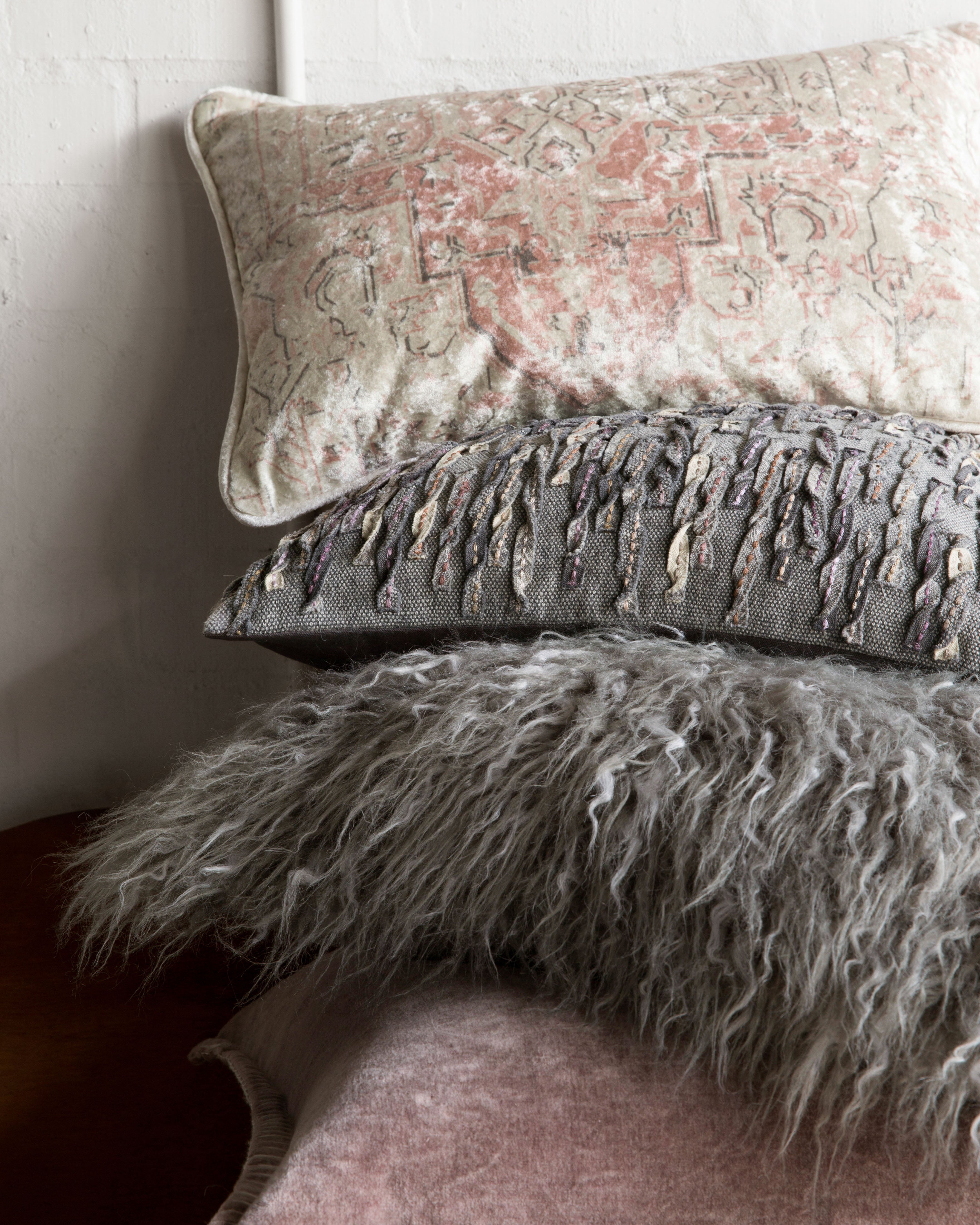 Loloi Pillow - Grey (P0598)
