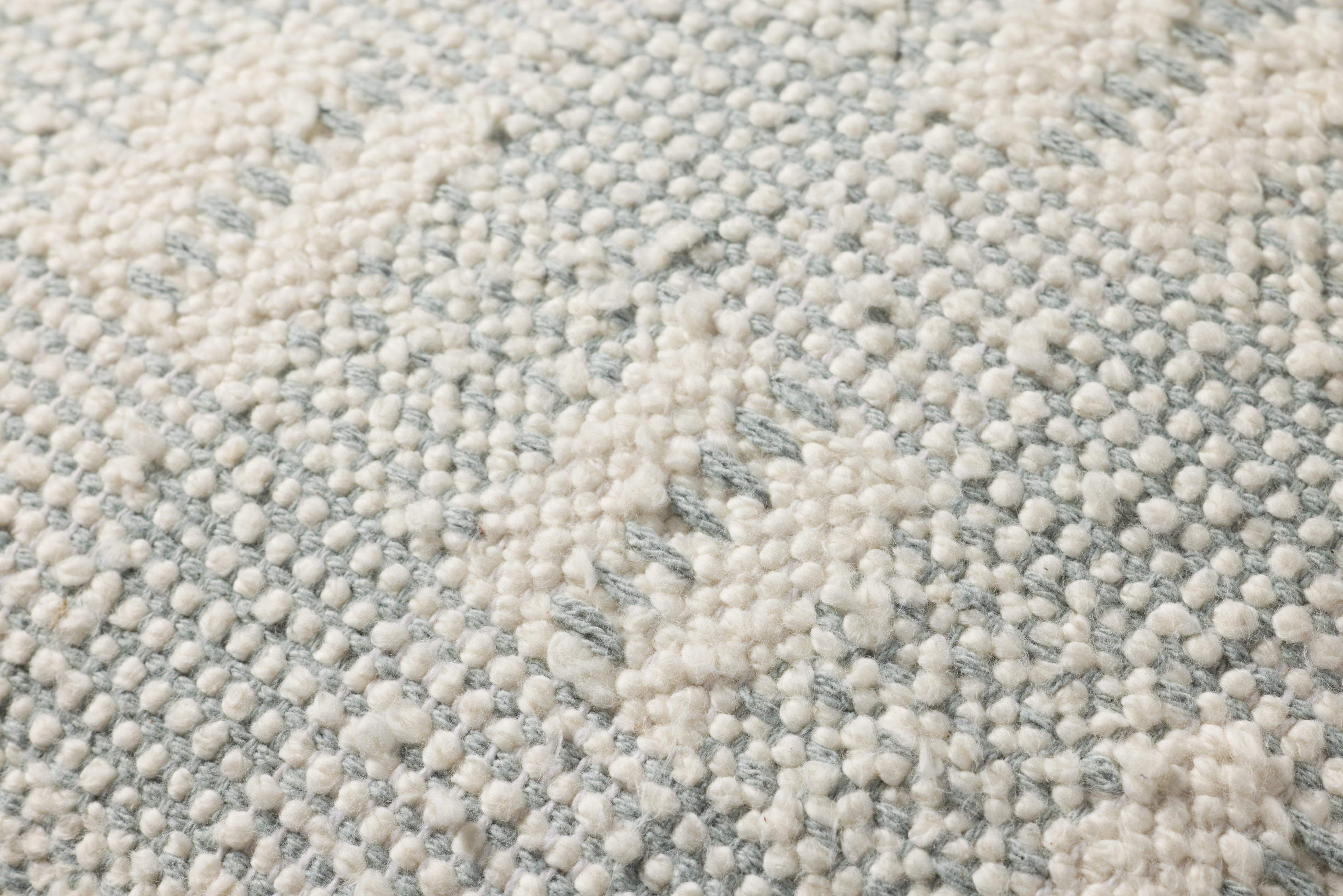 Loloi Pillow - Ivory / Blue (PLL0185)