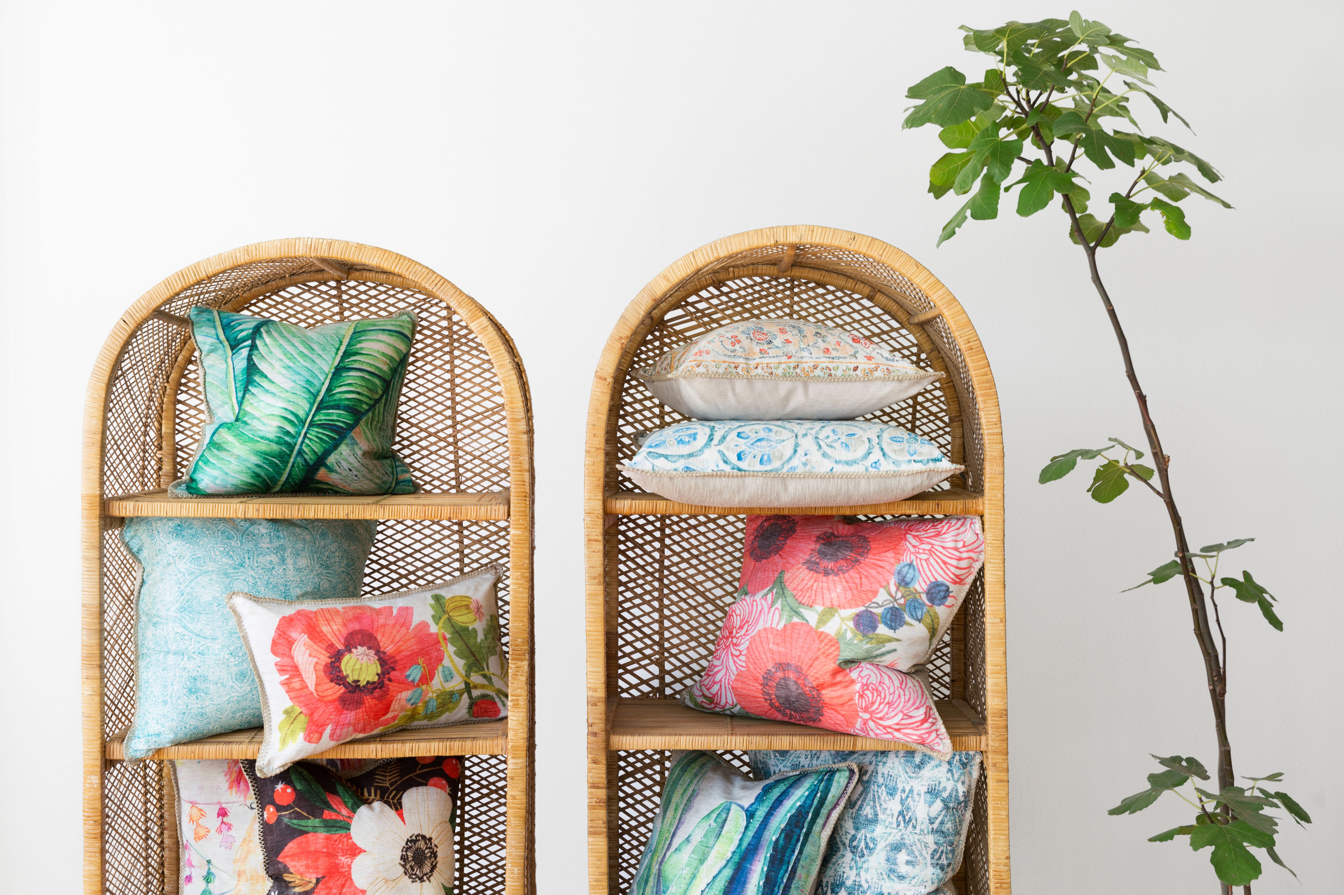 Loloi Pillow - Multi (P0741)