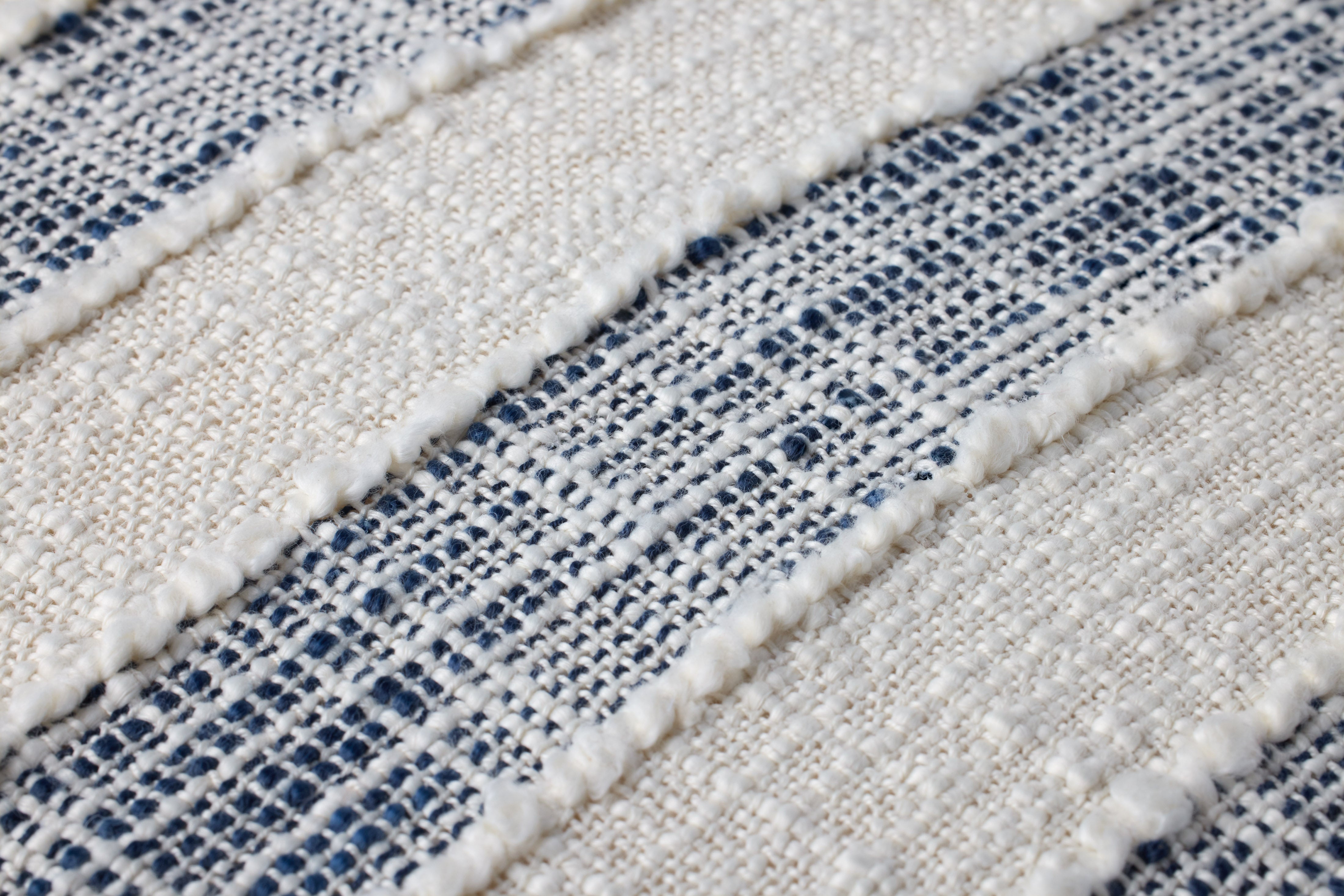 Loloi Pillow - Blue / Ivory (PLL0134)