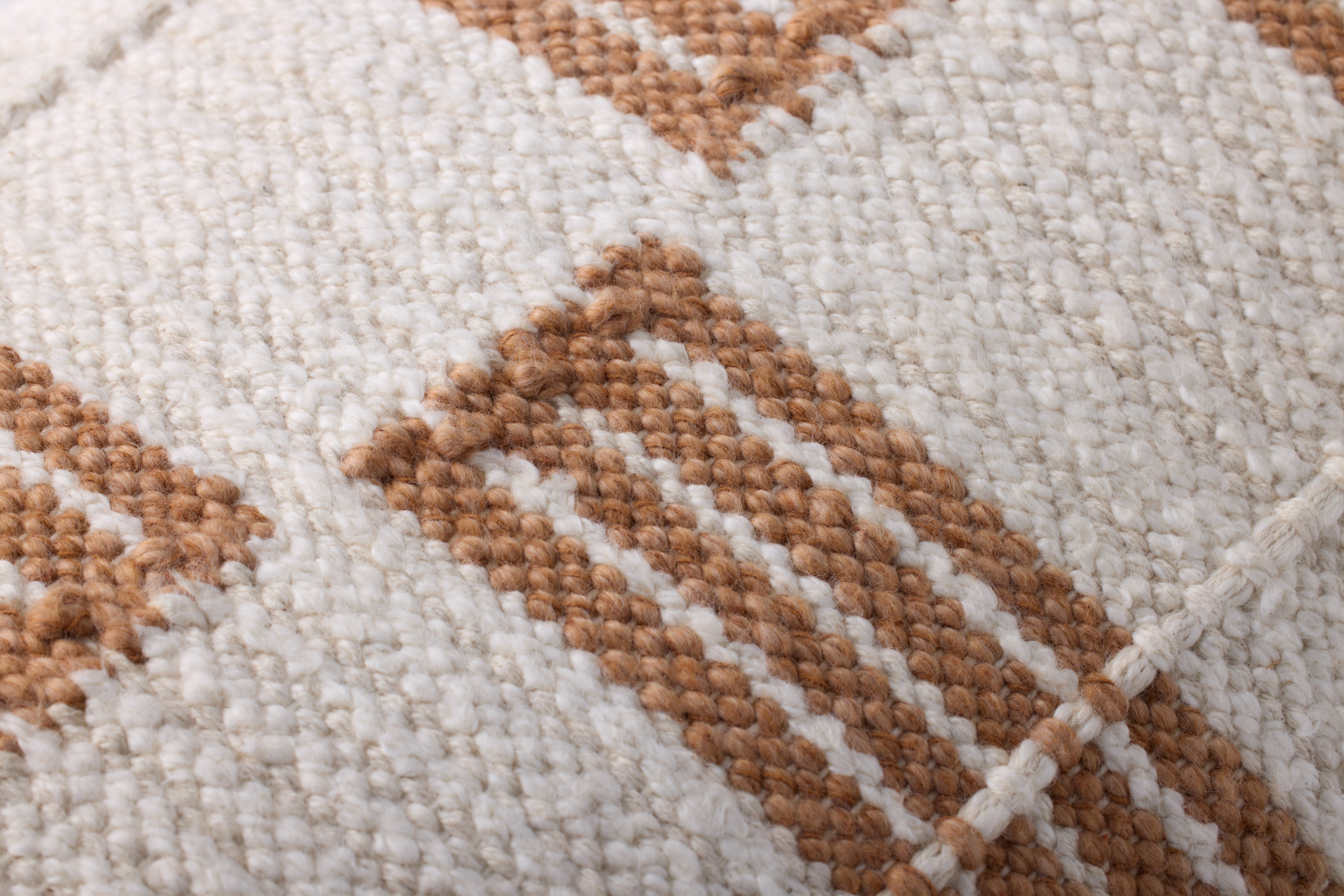 Loloi Pillow - Rust / Ivory (PLL0136)