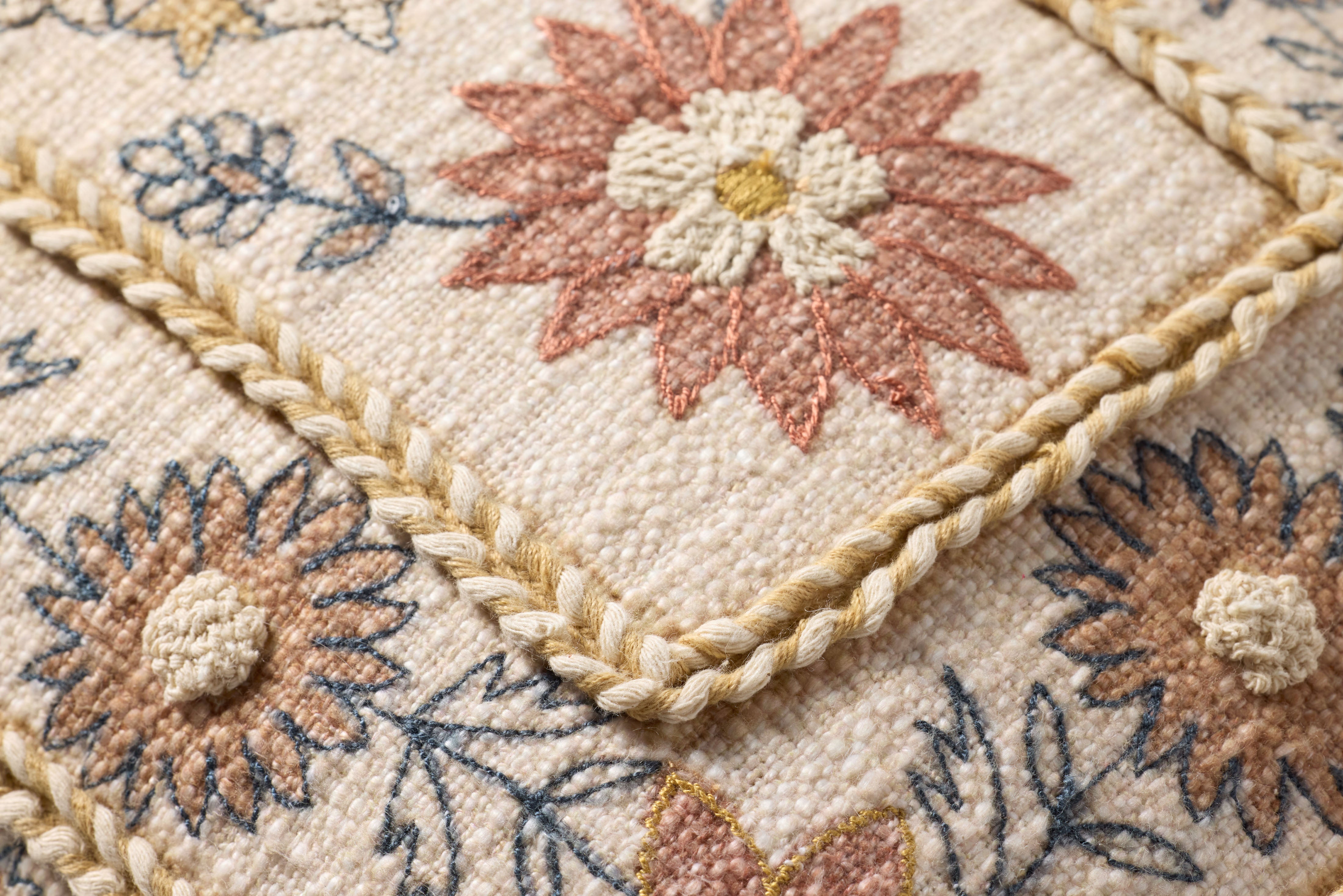 Loloi Pillow - Red / Multi (PLL0158)