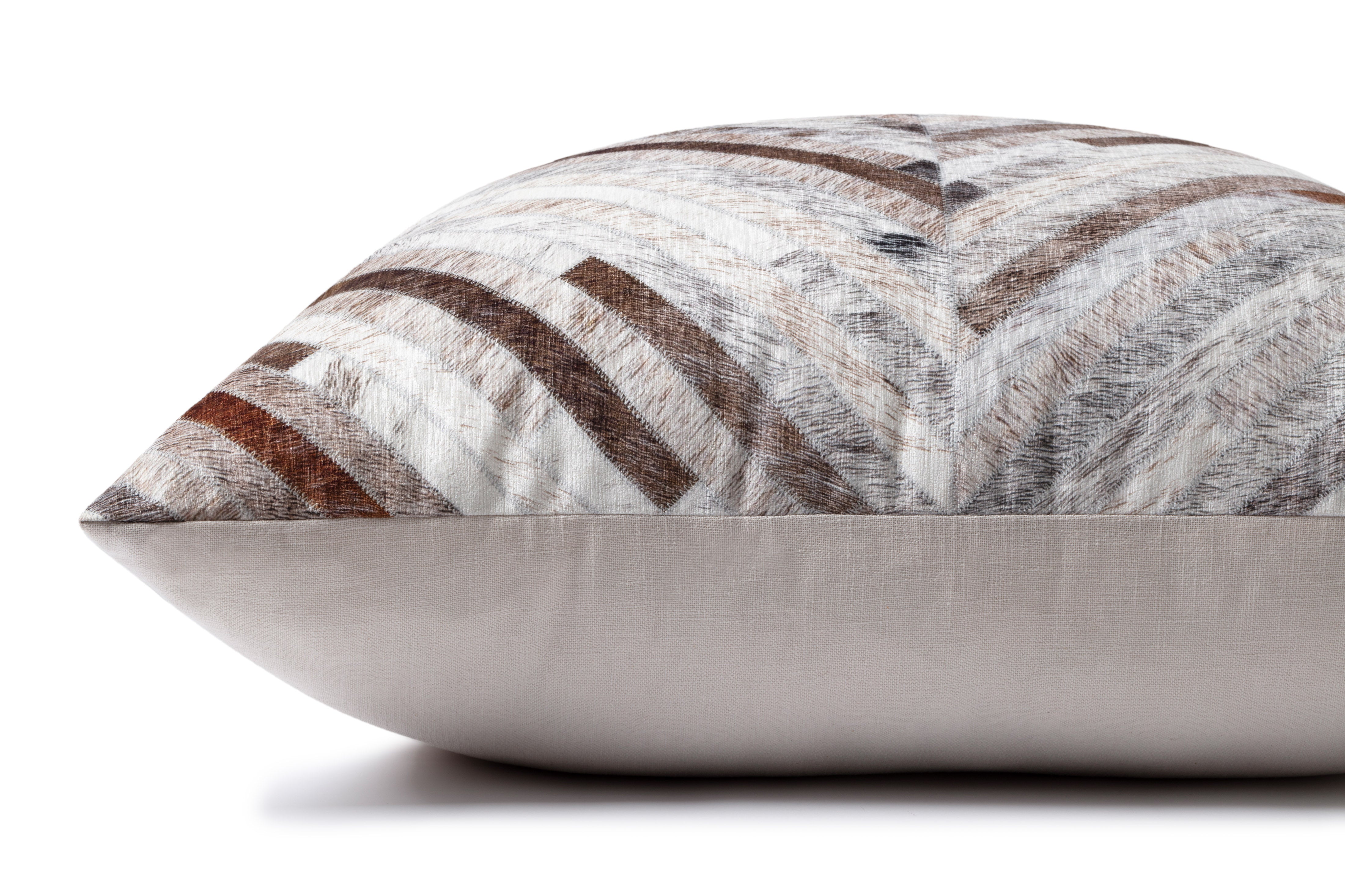 Loloi Pillow - Grey / Multi (P0900)