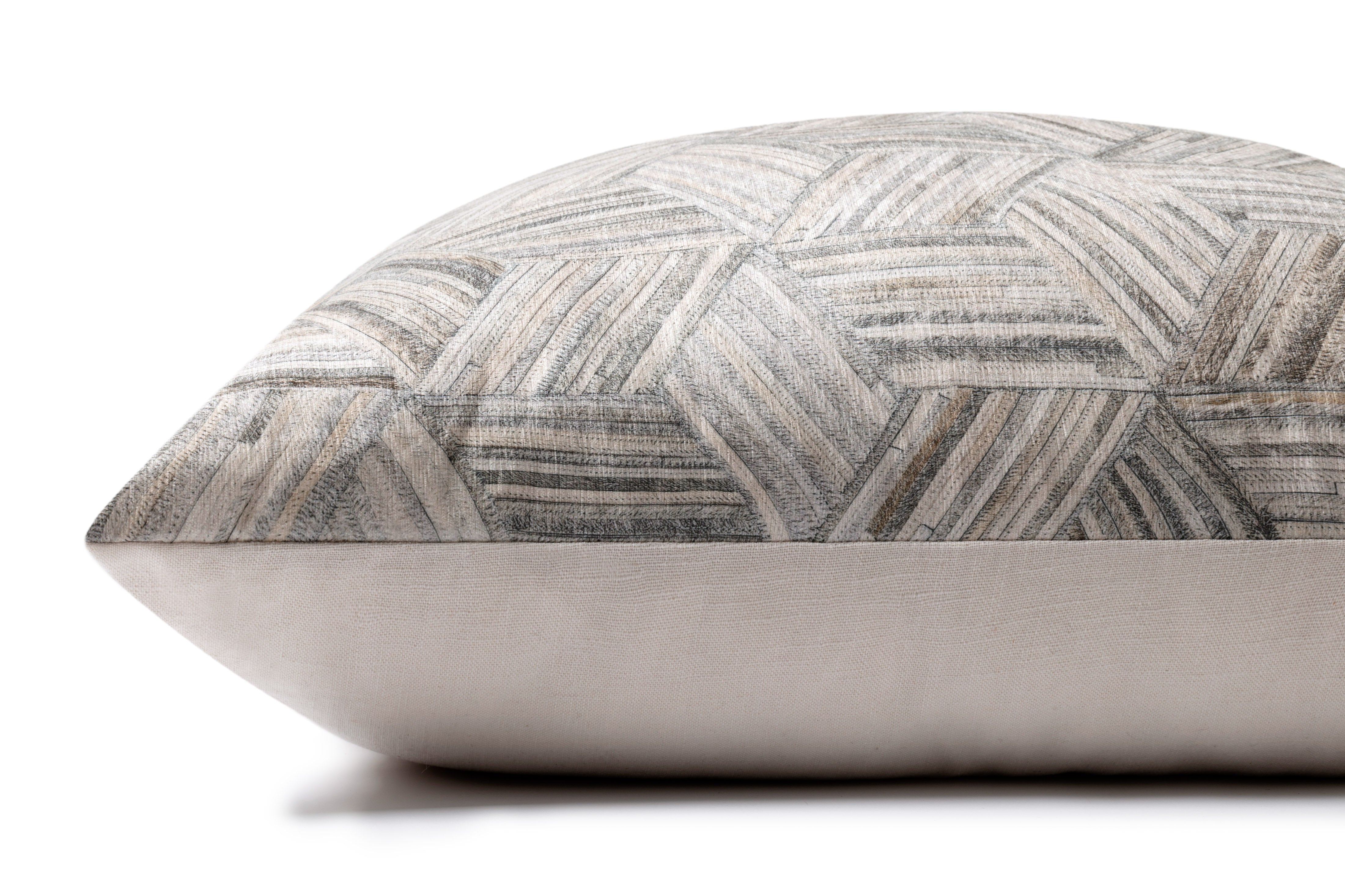 Loloi Pillow - Grey / Multi (P0901)