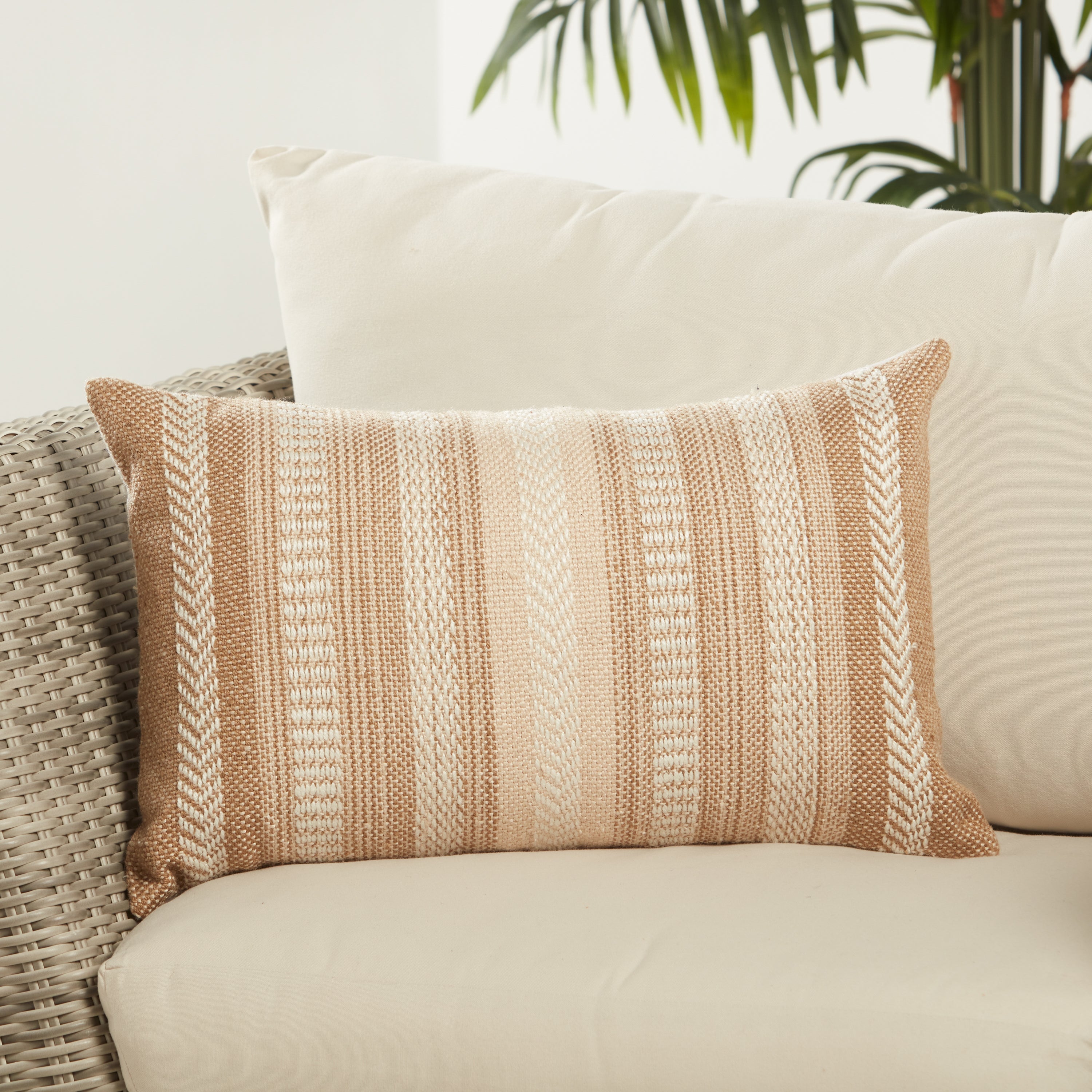 Label J Papyrus Pillow - Beige/Ivory (PMP01)