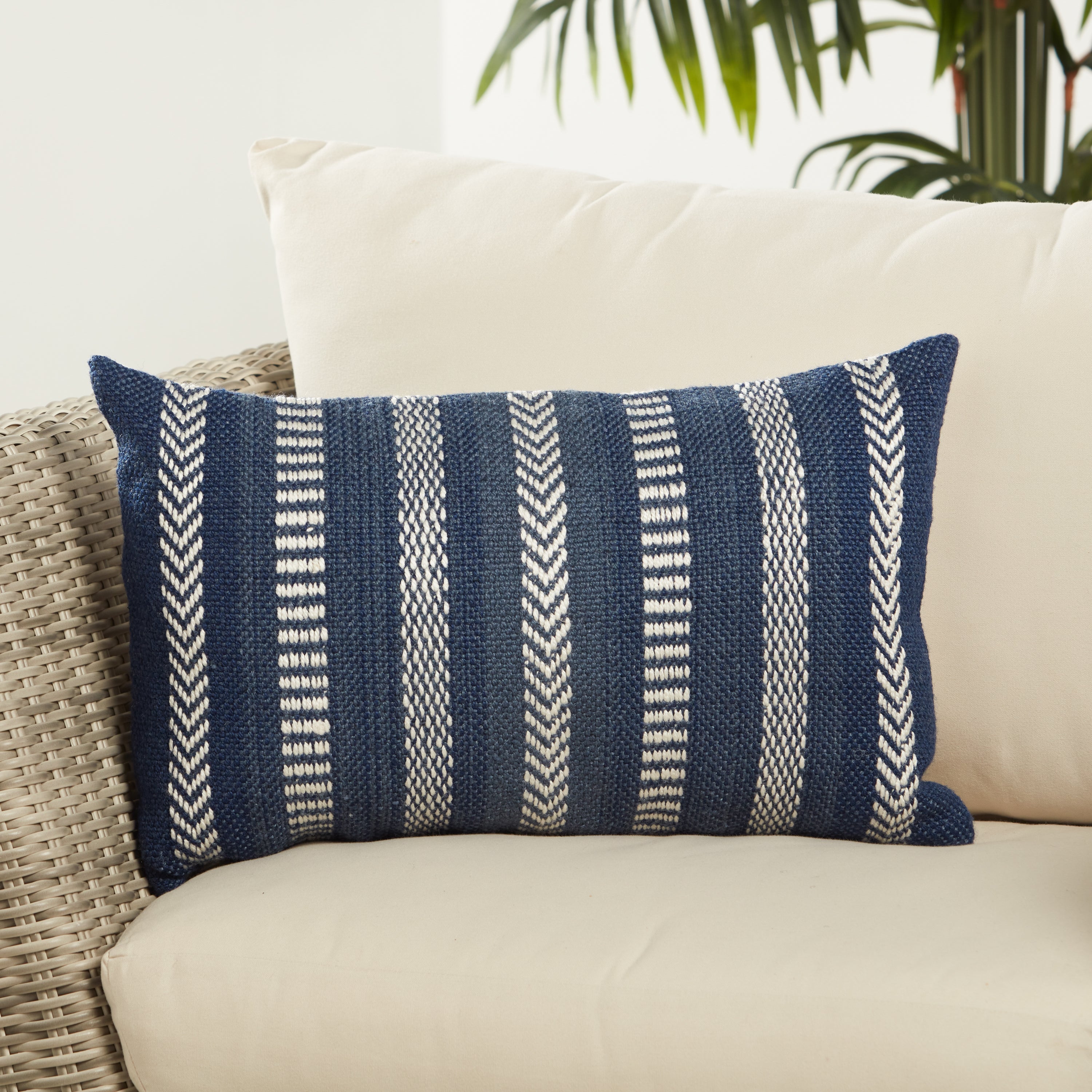 Label J Papyrus Pillow - Blue/Ivory (PMP02)