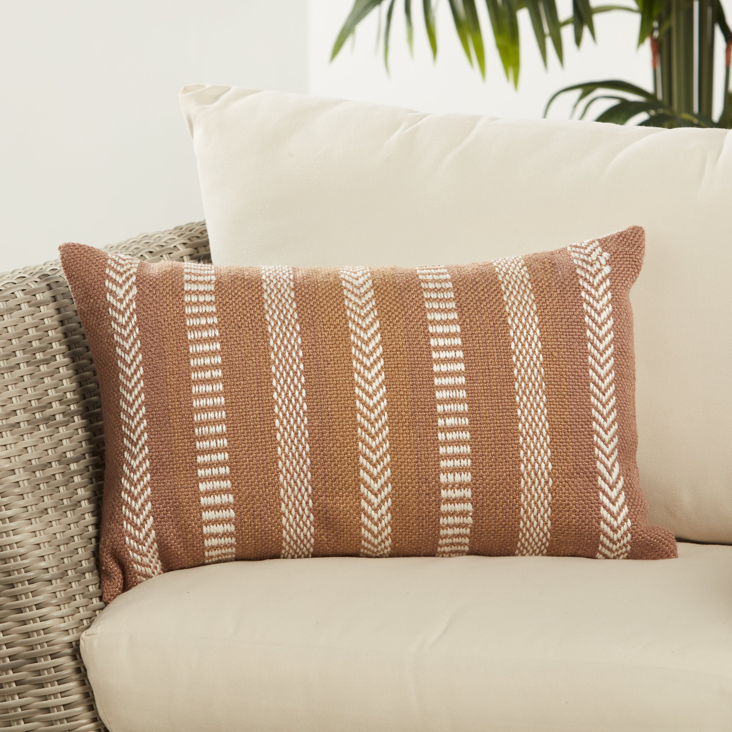 Label J Papyrus Pillow - Tan/Ivory (PMP03)