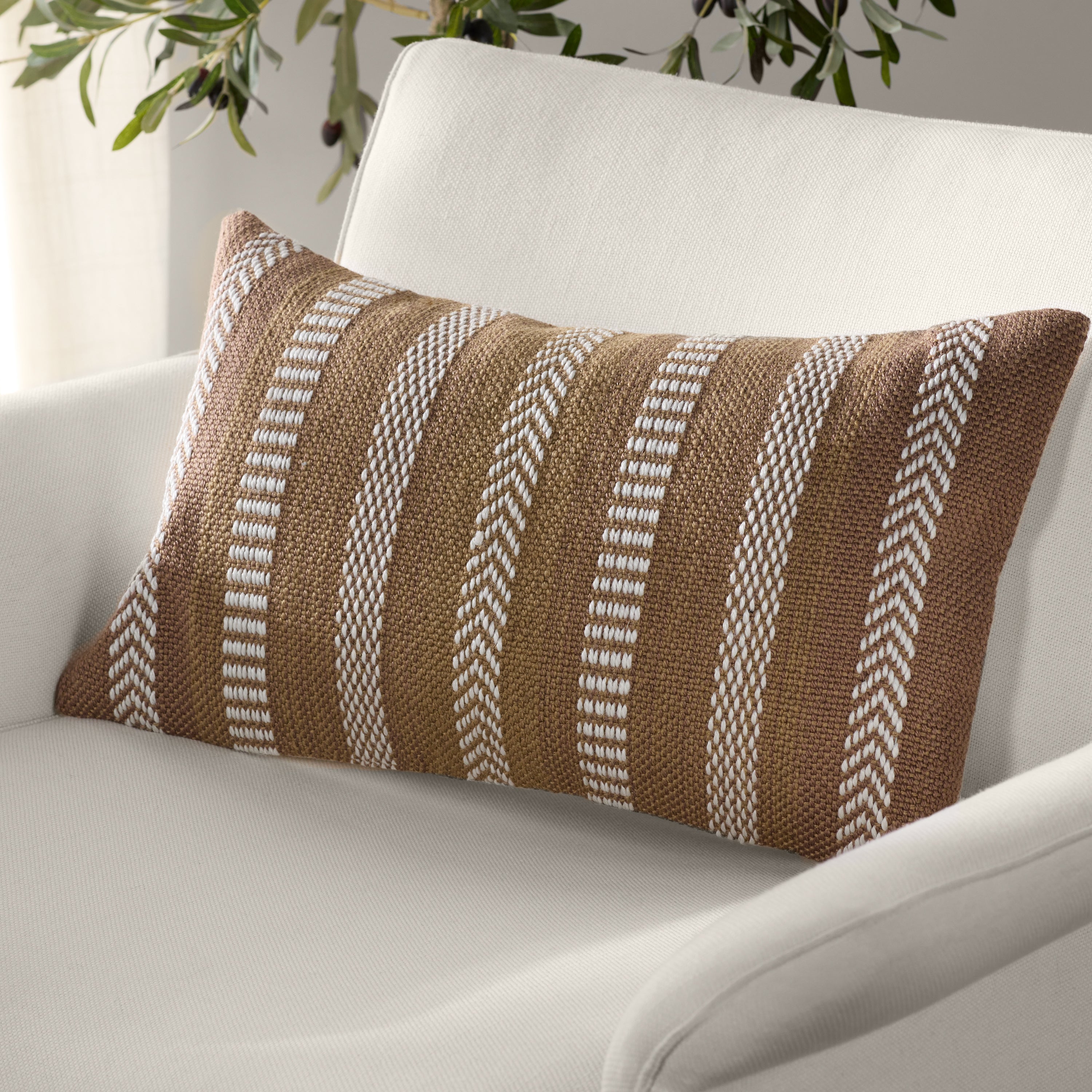 Label J Papyrus Pillow - Tan/Ivory (PMP03)