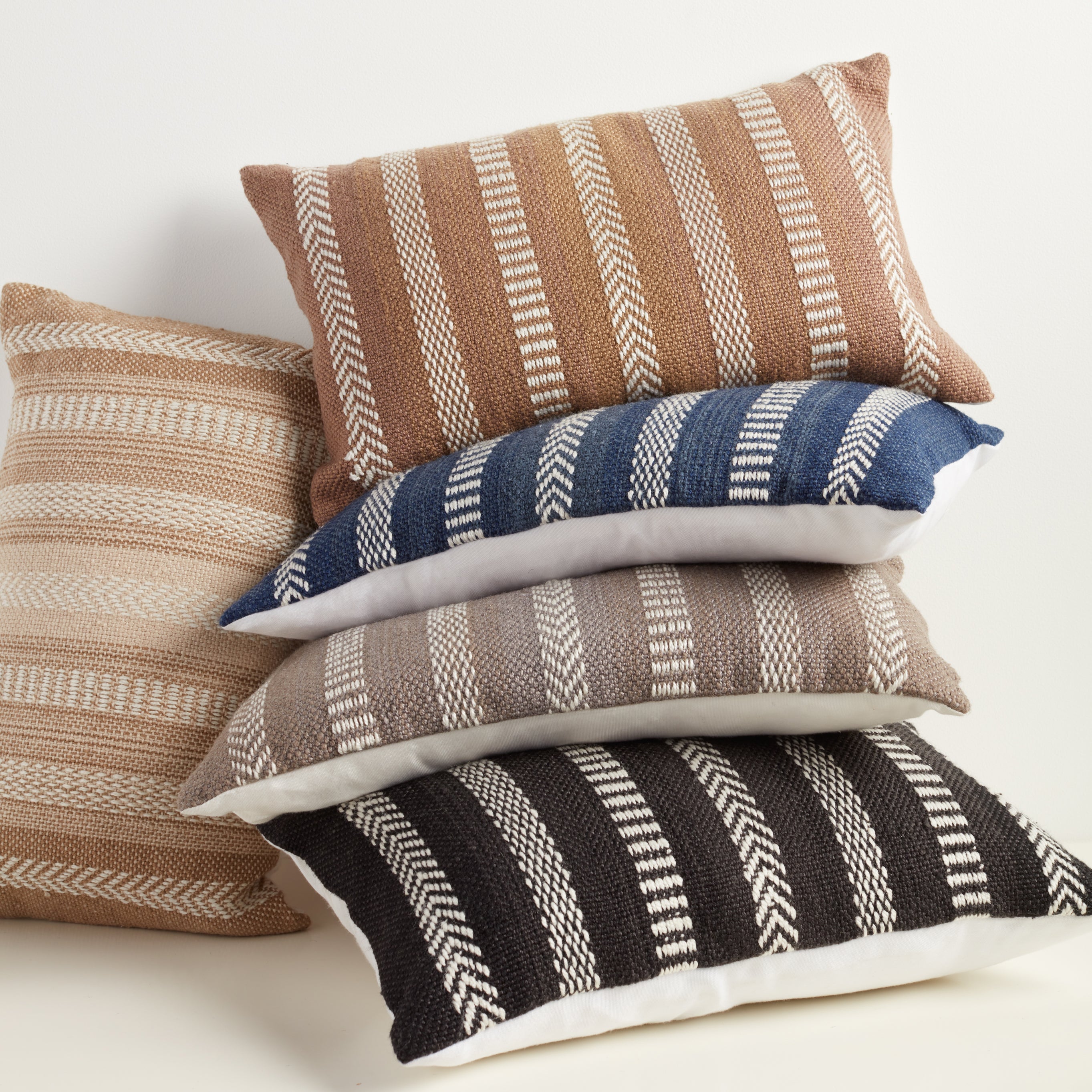 Label J Papyrus Pillow - Tan/Ivory (PMP03)