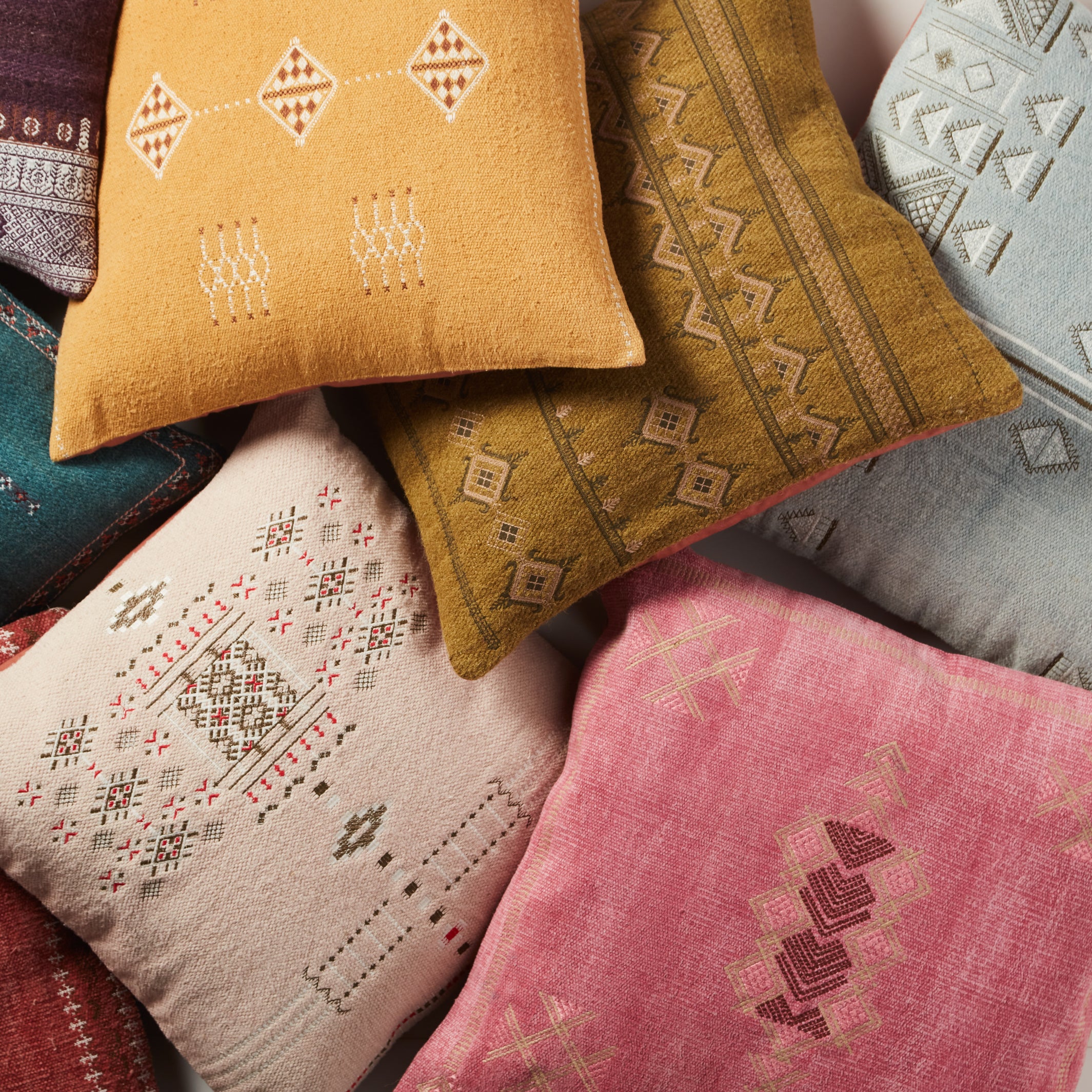 Jaipur Living Nufisa Pillow - Yellow/White (PUB06)