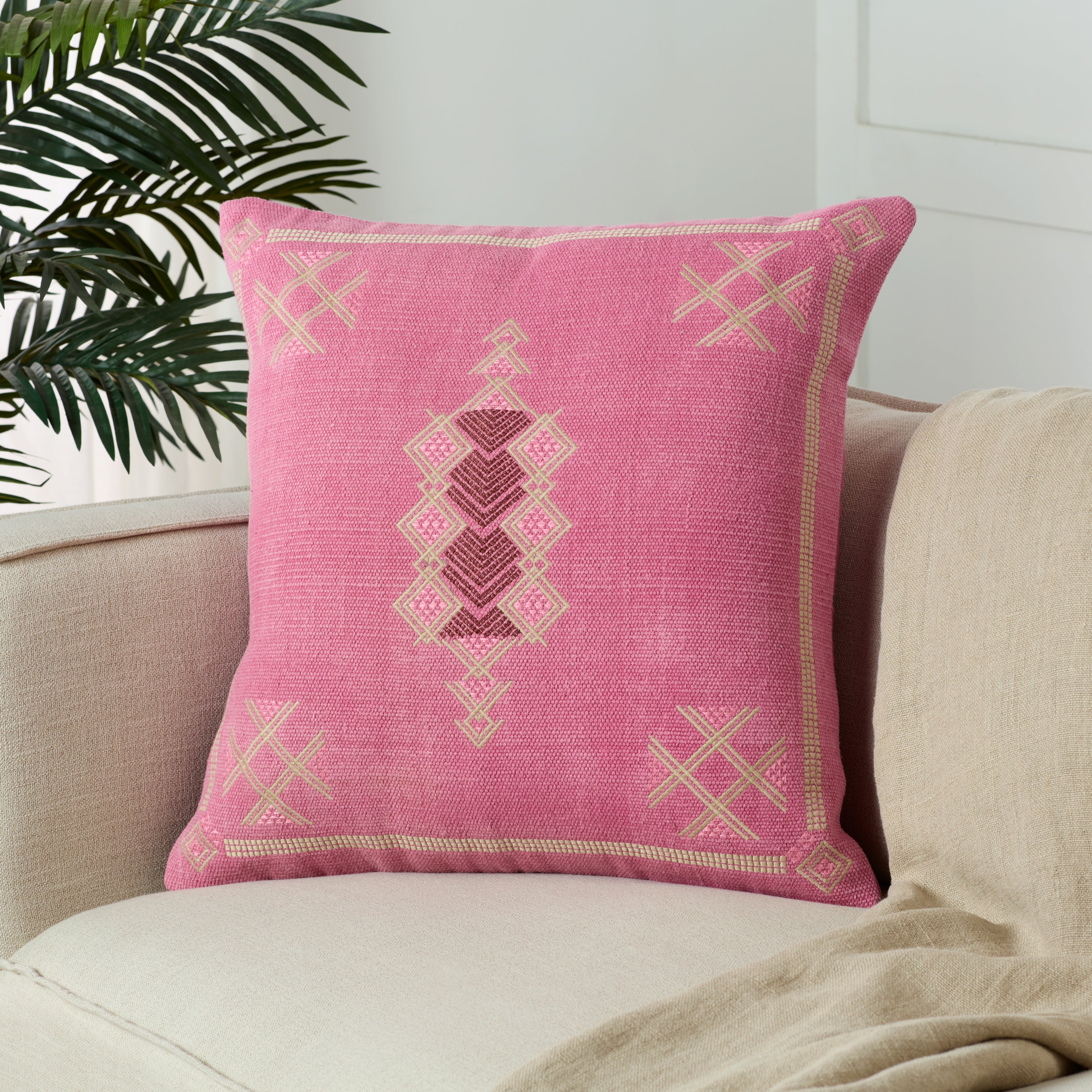 Jaipur Living Shazi Pillow - Pink/Tan (PUB09)