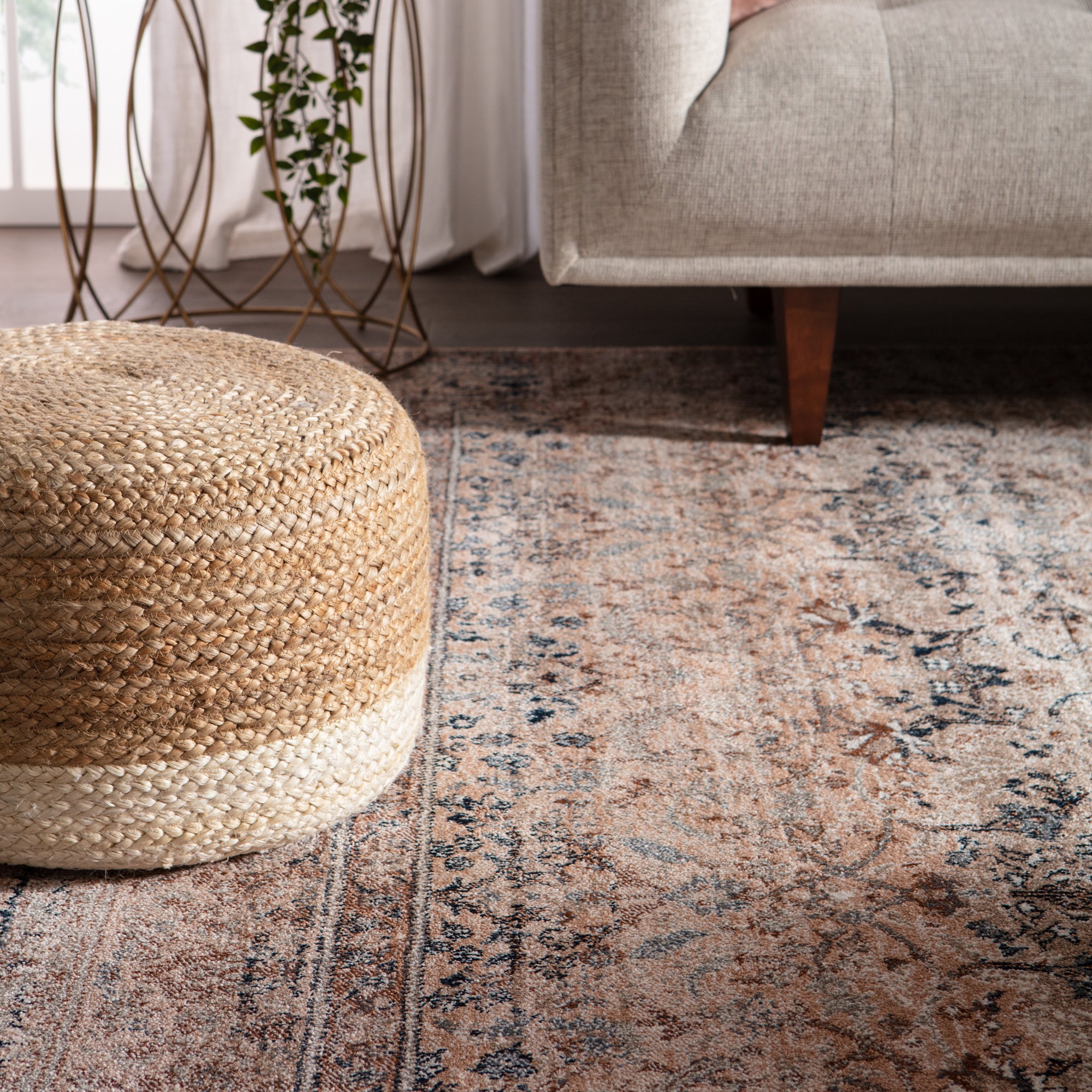 Jaipur Living Oliana Pouf - White/Beige (SAA09)