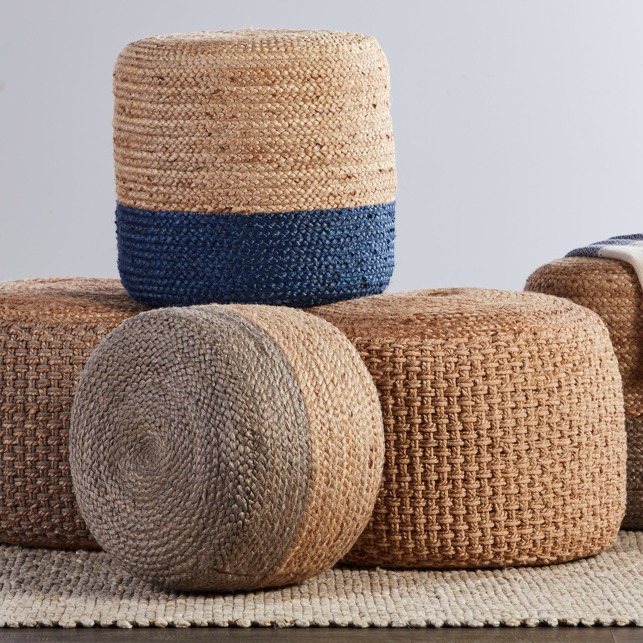 Jaipur Living Oliana Pouf - Blue/Beige (SAA18)