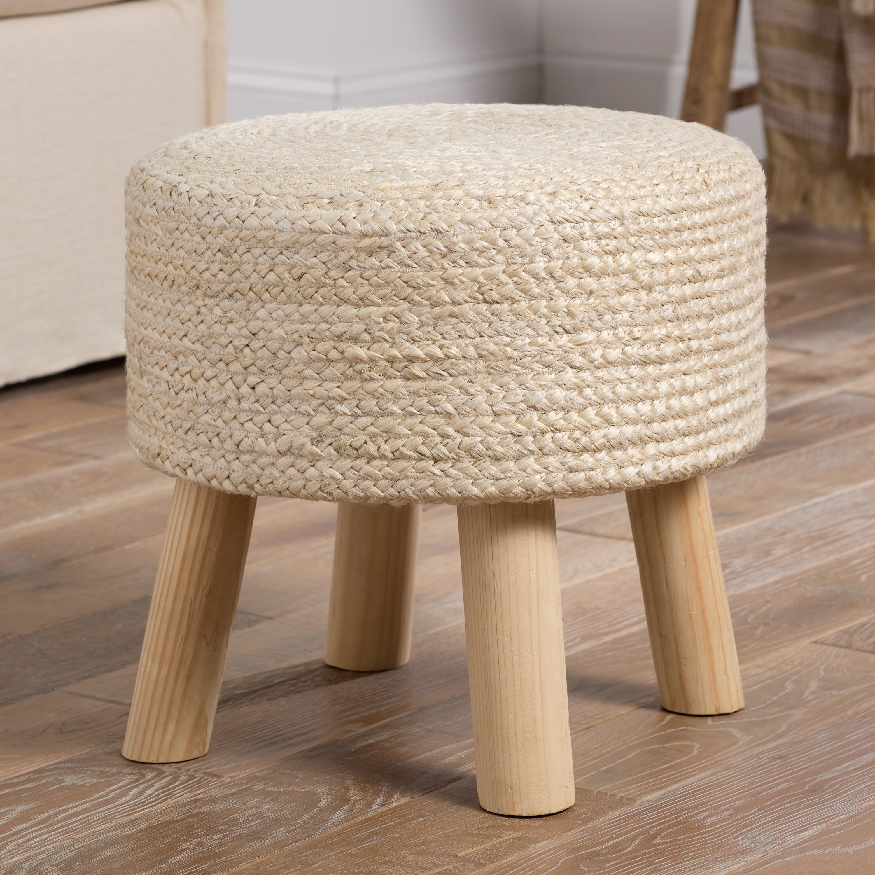 Jaipur Living Thora Pouf - White/Natural (SBT03)