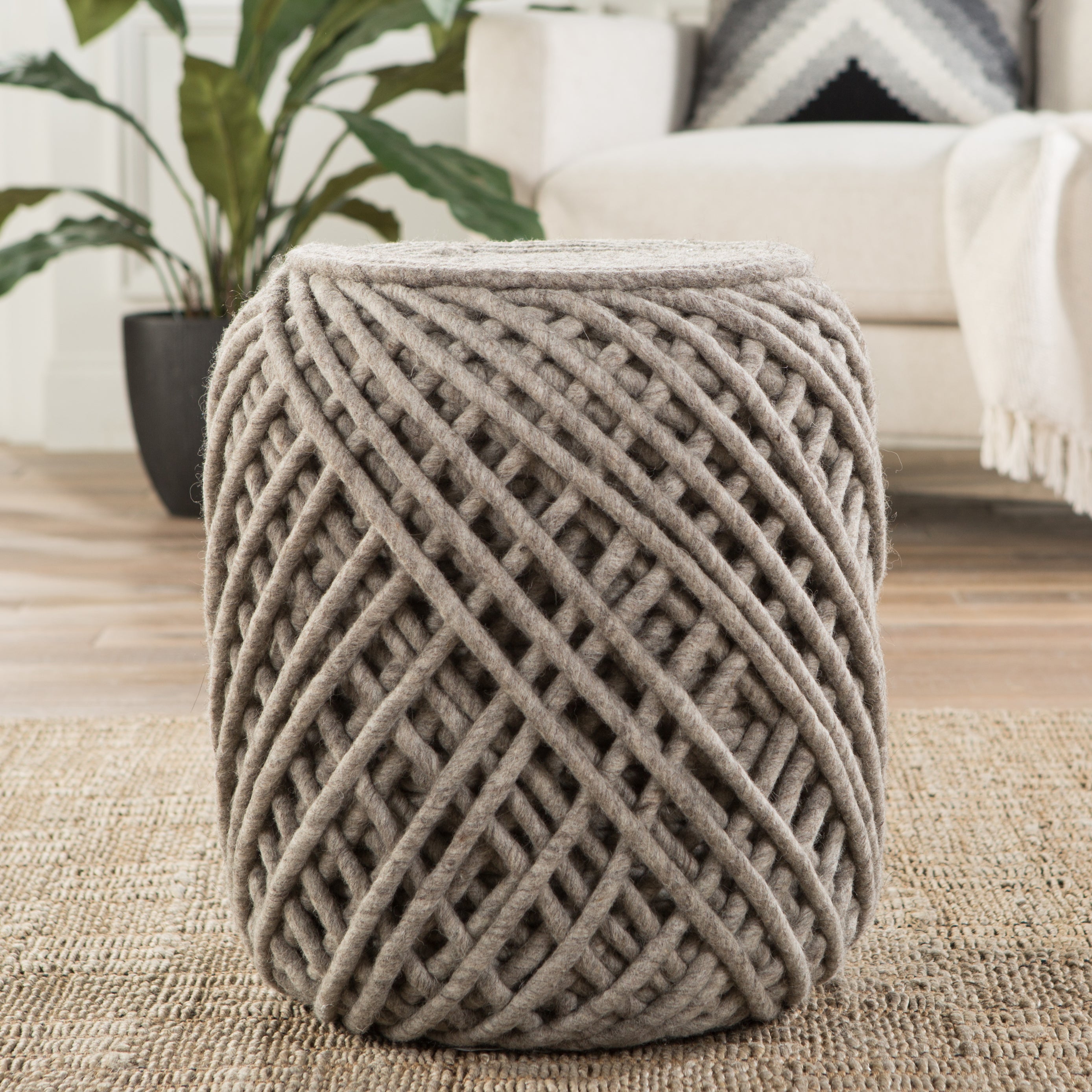 Jaipur Living Guna Pouf - Gray (SCP02)