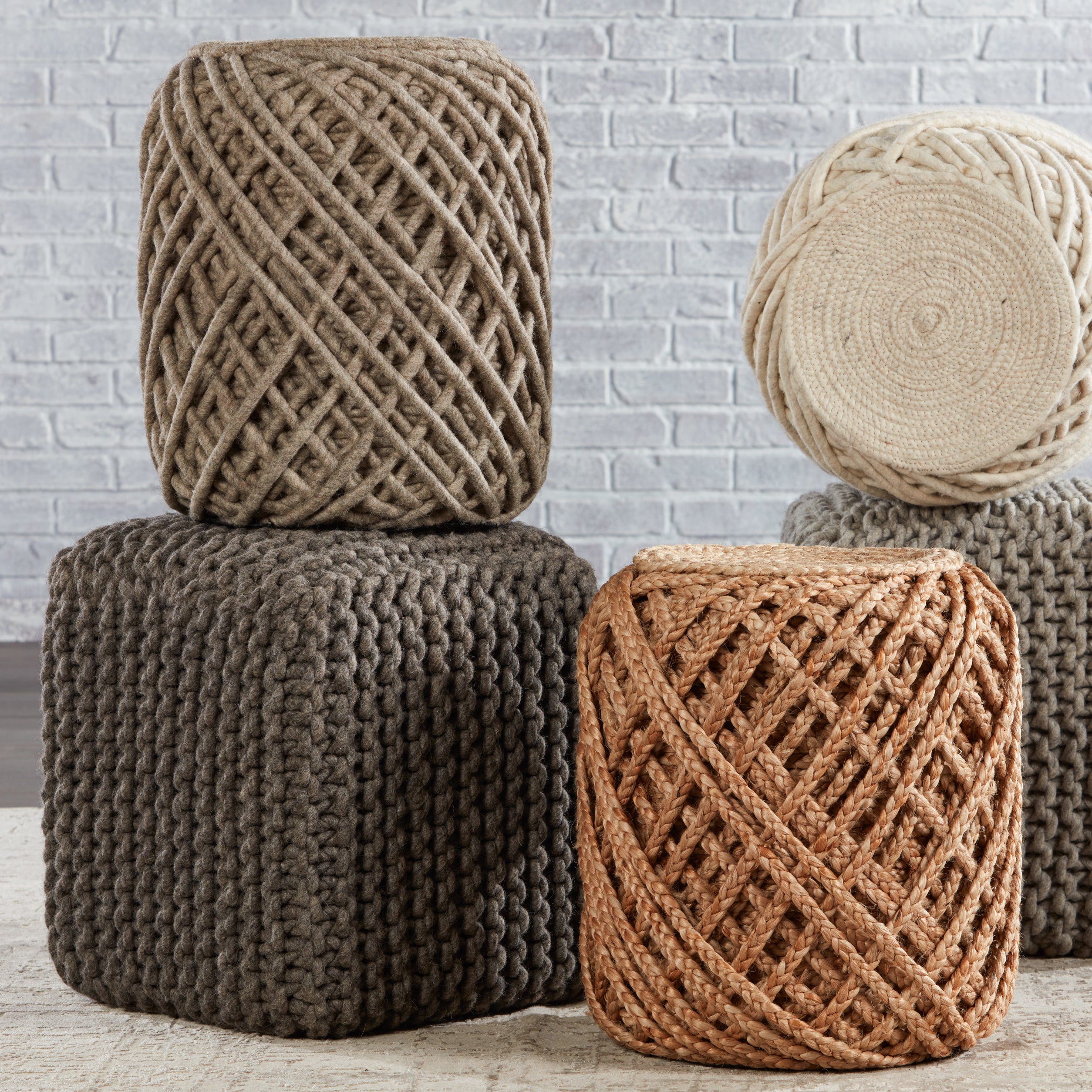 Jaipur Living Guna Pouf - Gray (SCP02)