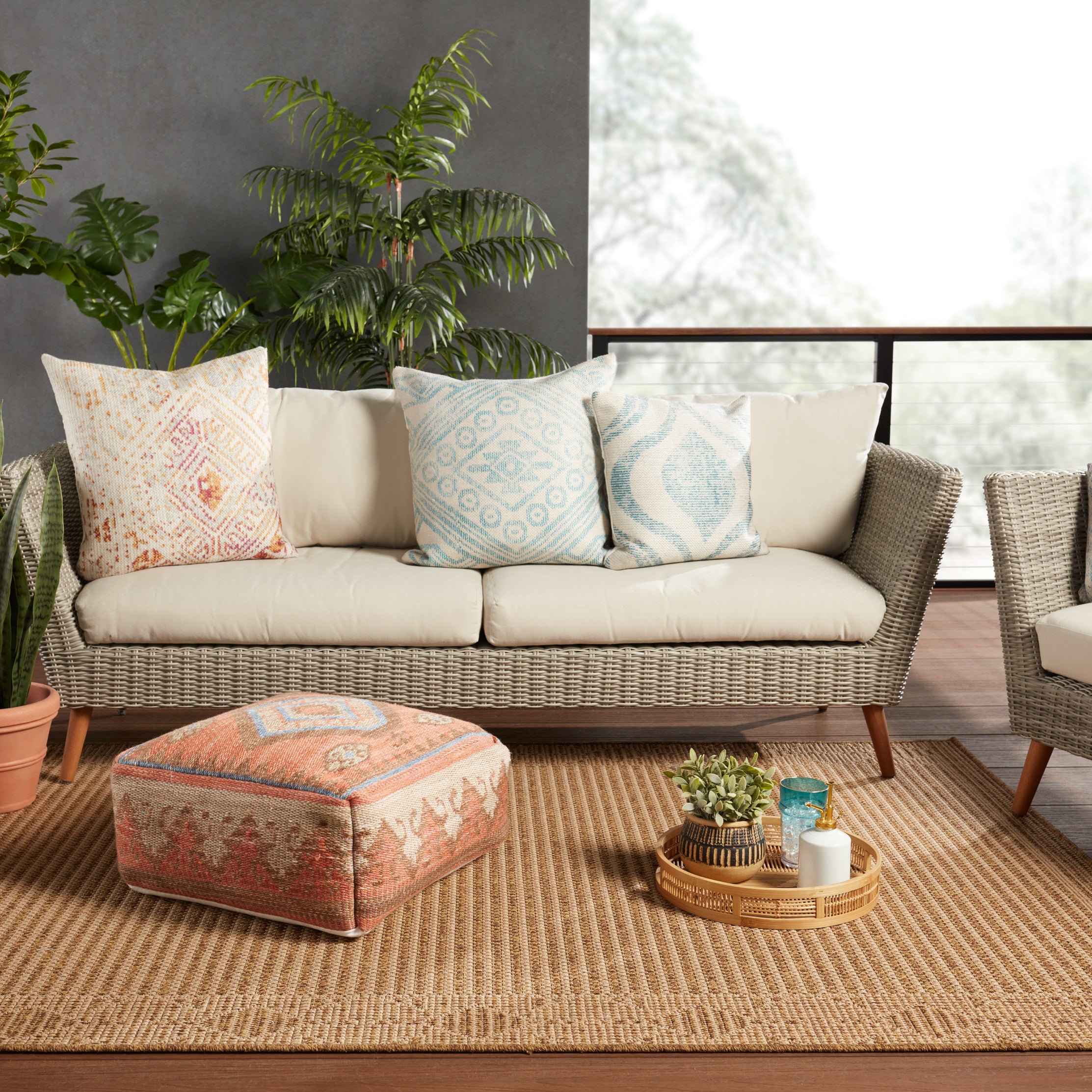 Jaipur Living Ember Pouf - Orange/Blue (SND01)