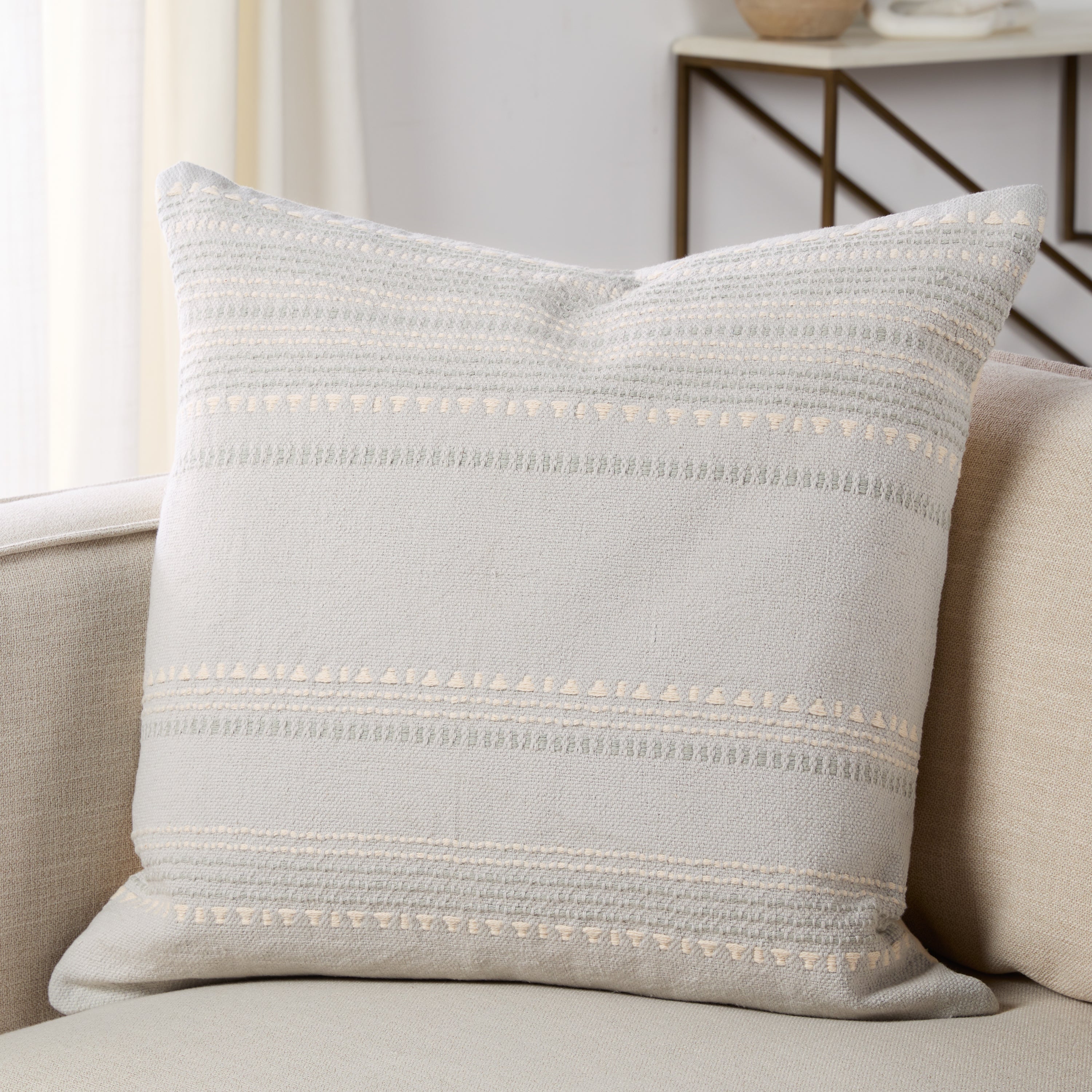 Jaipur Living Velika Pillow - Light Blue/Cream (SNH02)