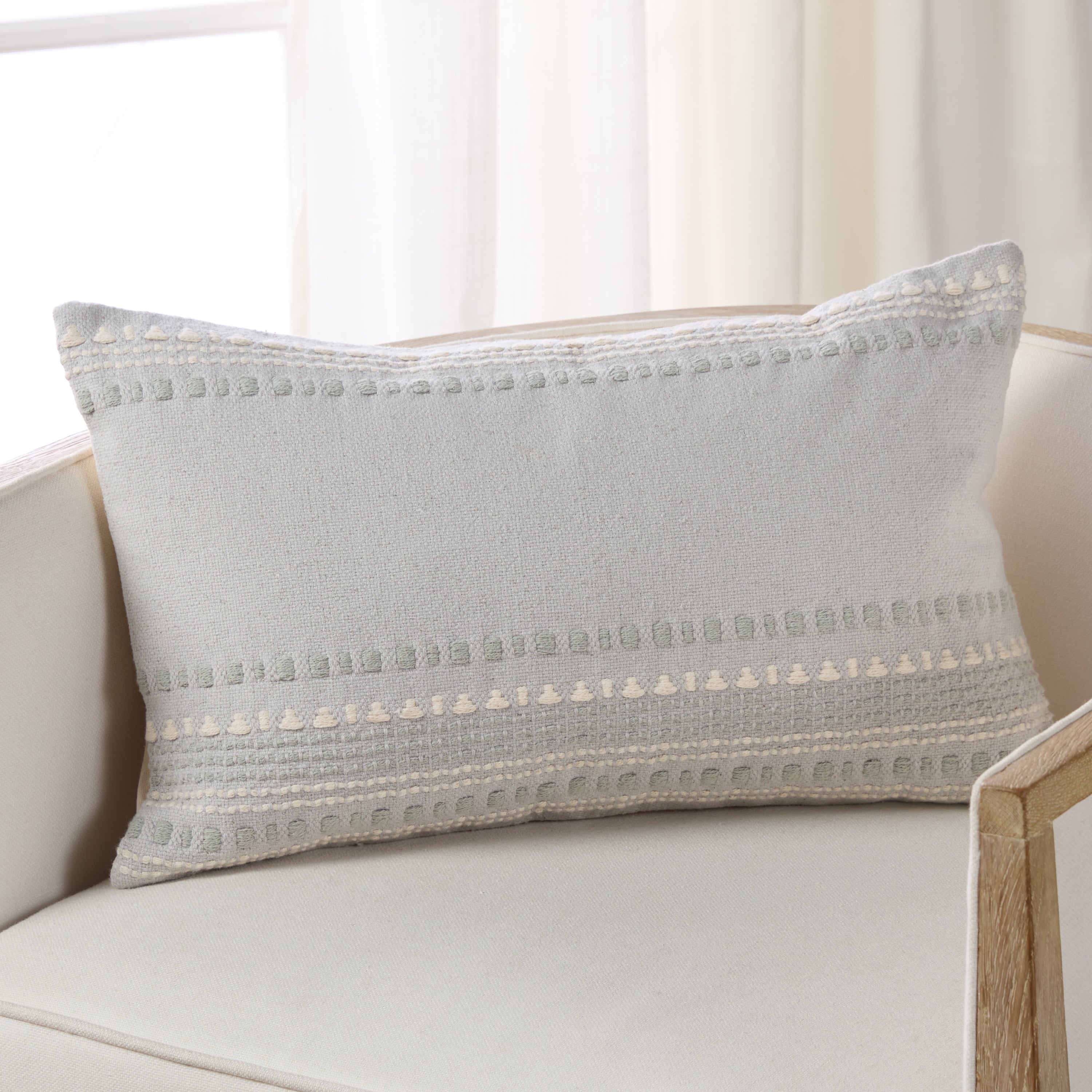 Jaipur Living Velika Pillow - Light Blue/Cream (SNH03)
