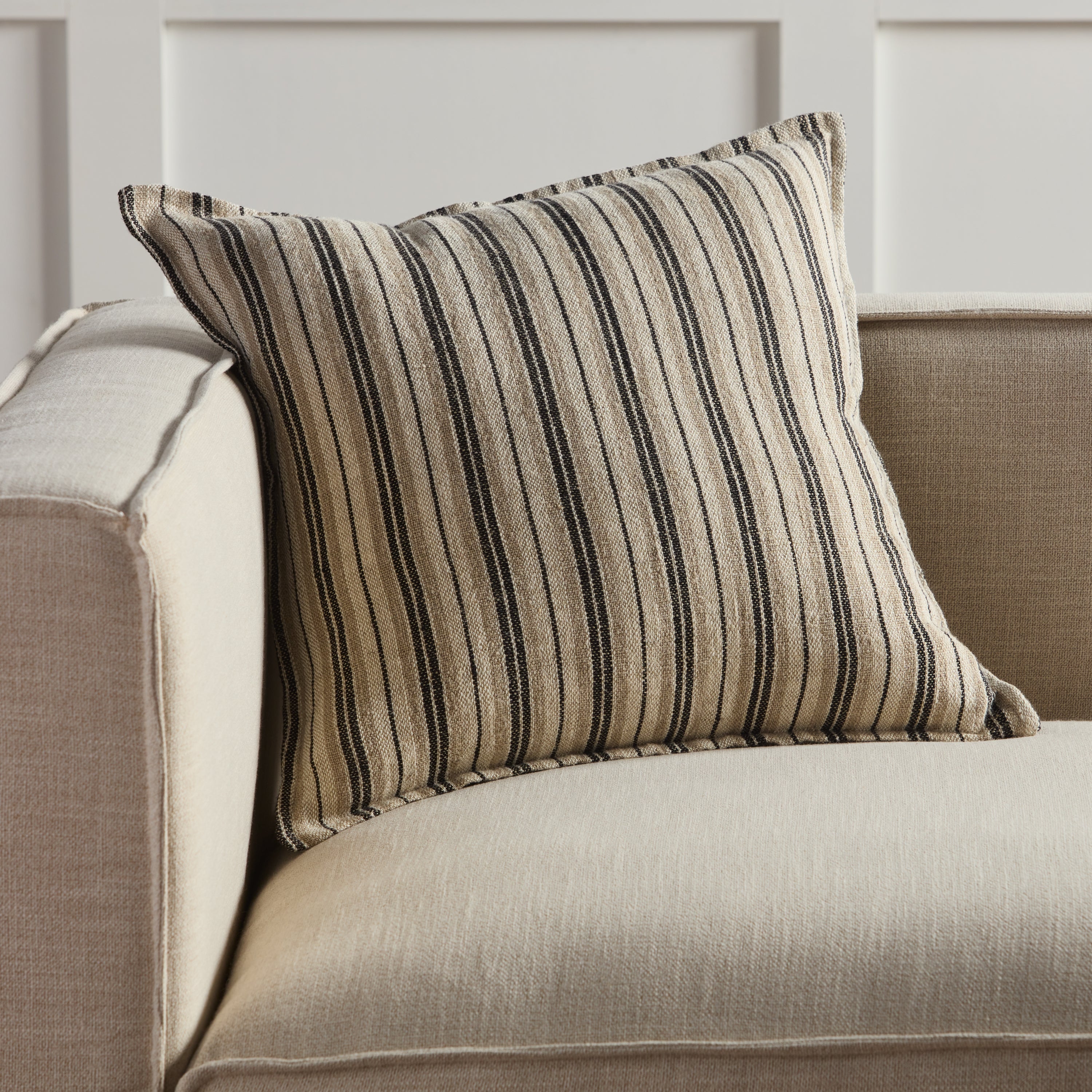 Jaipur Living Lucien Pillow - Dark Brown/Cream (TAN01)
