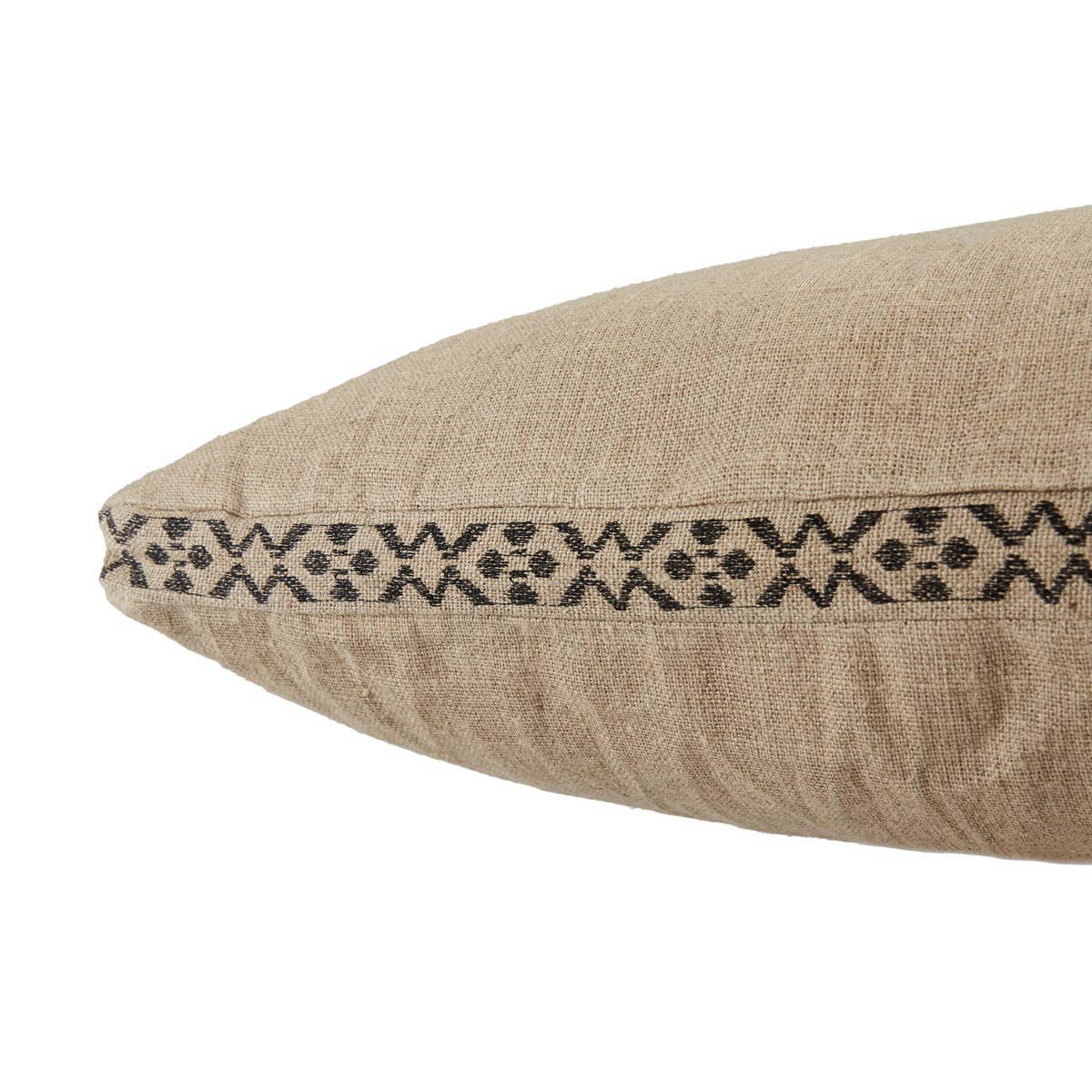 Jaipur Living Taiga Pillow - Tan/Black (TGA05)